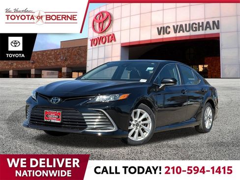 Certified 2023 Toyota Camry LE image 1