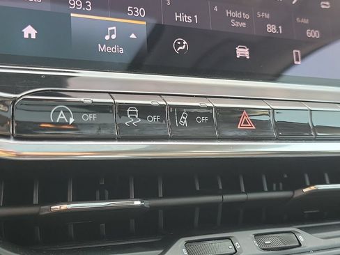 Used 2022 Jeep Compass Latitude w/ Sun and Sound Group AWD/4WD image 30