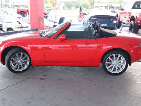 Used 2008 MAZDA MX-5 Miata Grand Touring RWD image 8