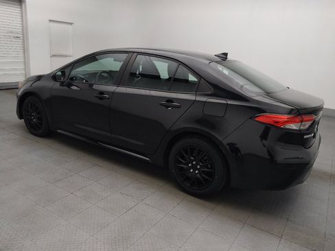 Used 2021 Toyota Corolla LE FWD image 3