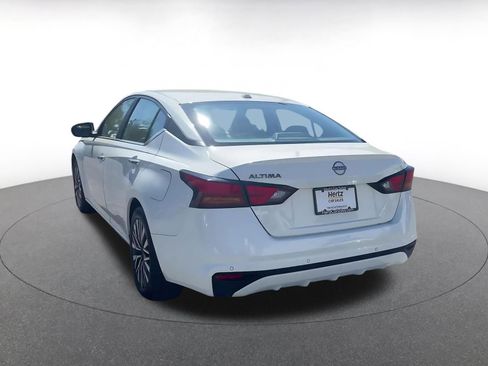 Used 2025 Nissan Altima 2.5 SV image 9