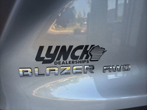 Used 2025 Chevrolet Blazer LT image 11