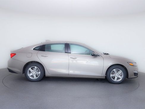 Used 2023 Chevrolet Malibu LT image 9