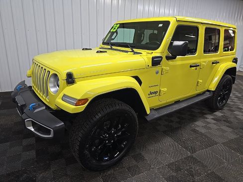 Used 2023 Jeep Wrangler Unlimited Sahara w/ Cold Weather Group AWD/4WD image 8