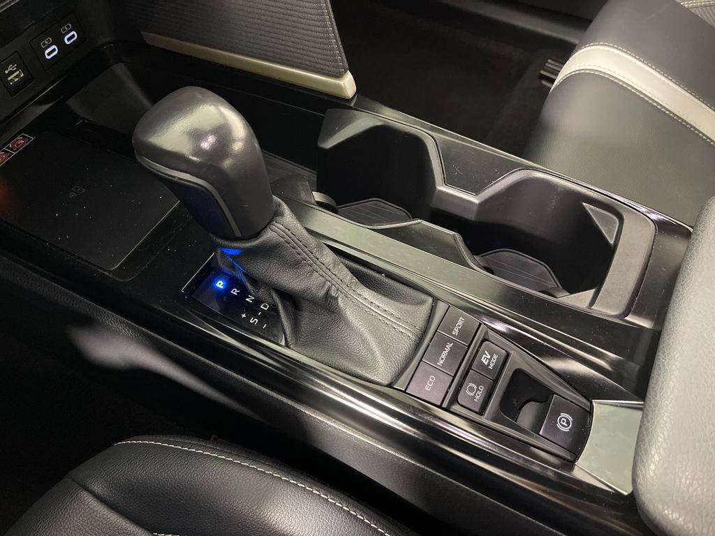 Used 2025 Toyota Camry SE FWD image 22