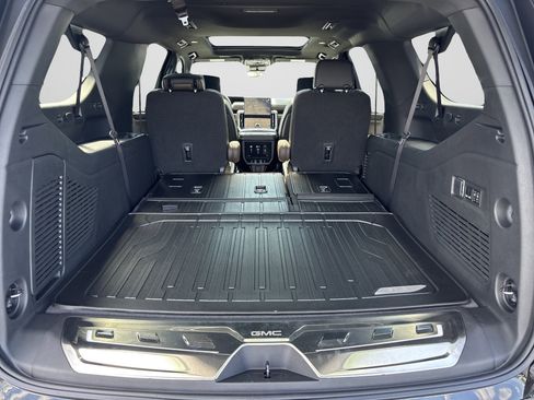 New 2026 GMC Yukon XL Denali Ultimate w/ LPO, Illumination Package AWD/4WD image 9