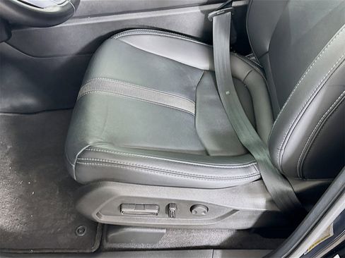 Used 2025 Honda Pilot Touring image 16