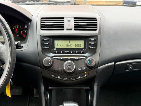 Used 2004 Honda Accord LX image 19