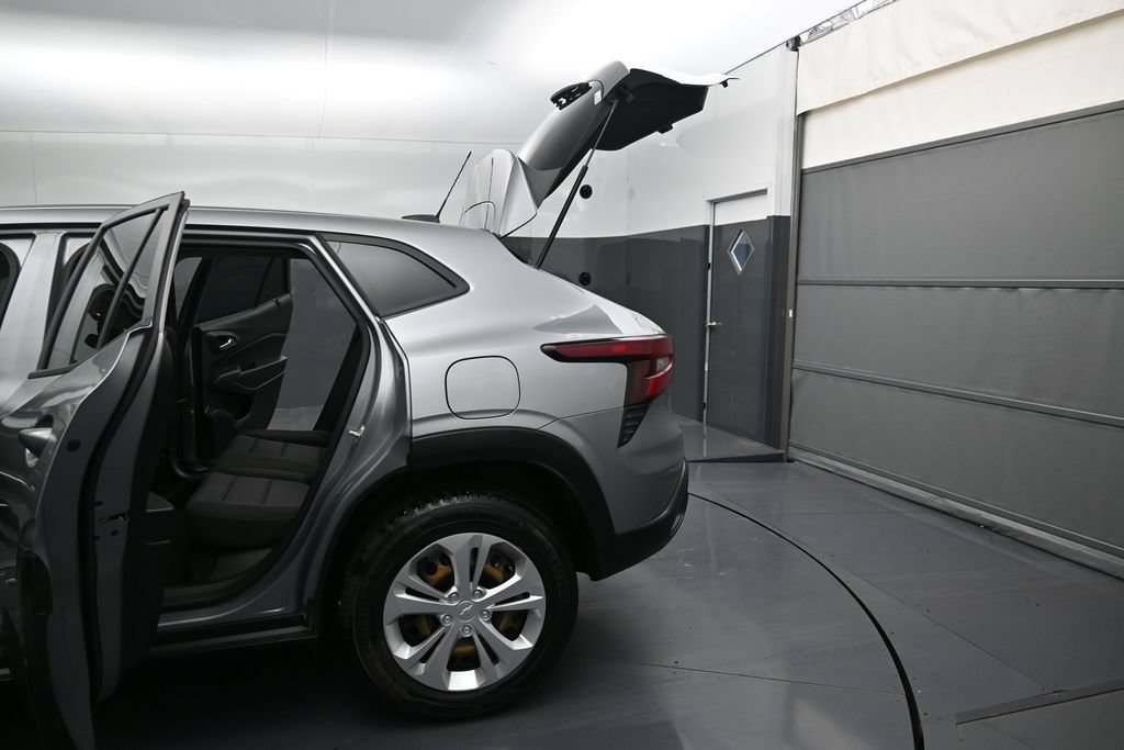 Certified 2024 Chevrolet Trax LS FWD image 12