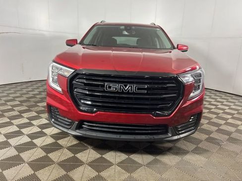 Used 2022 GMC Terrain SLE w/ Driver Convenience Package image 2