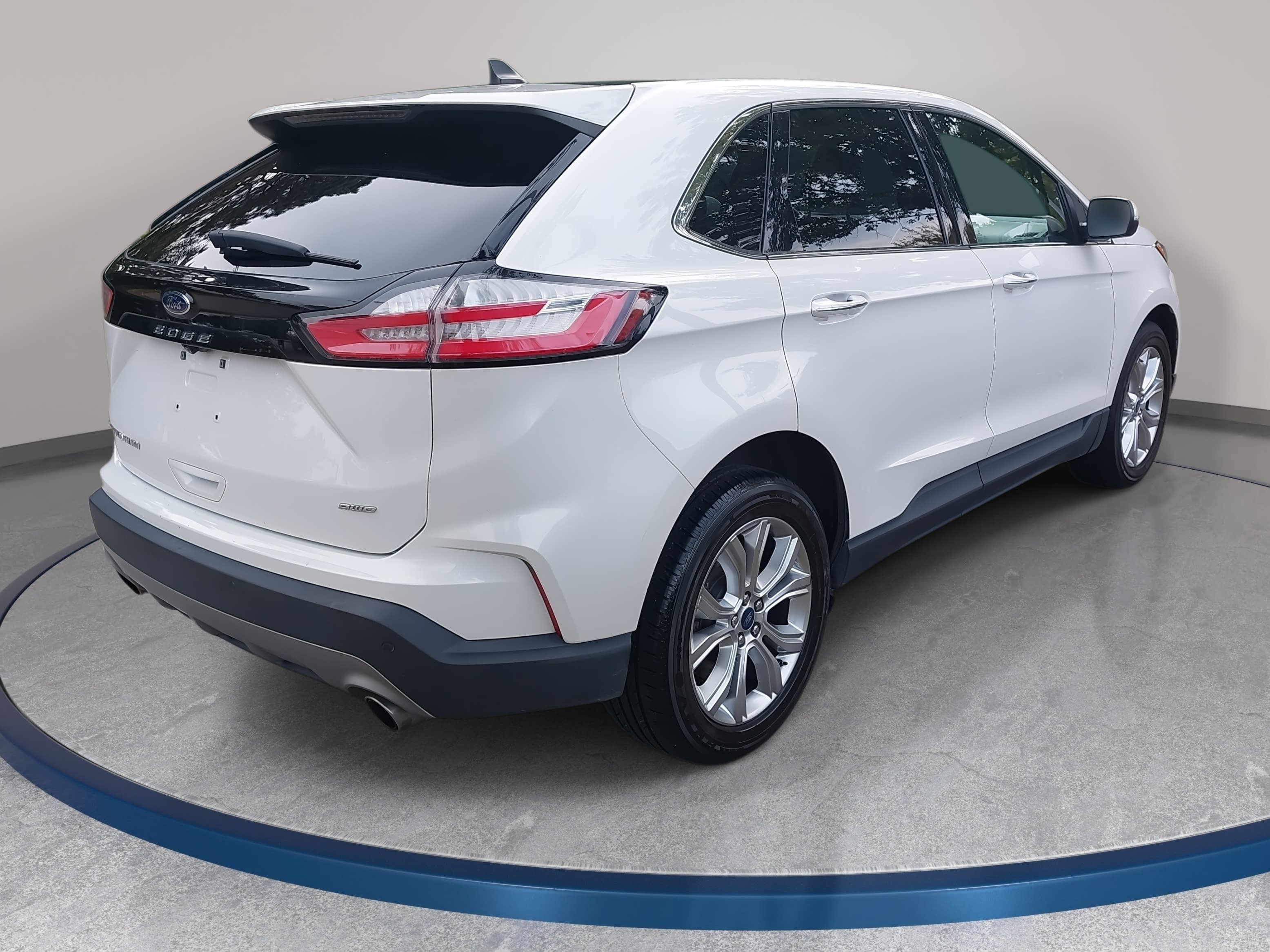 Used 2021 Ford Edge Titanium AWD/4WD image 5