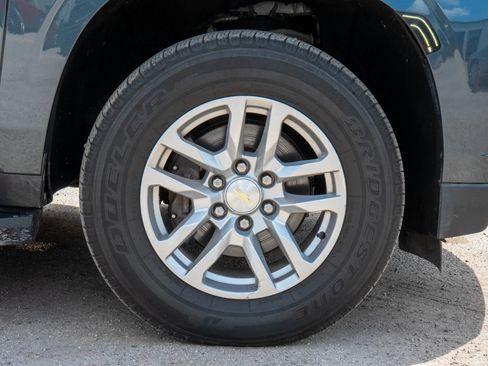 Used 2021 Chevrolet Suburban LT RWD image 15