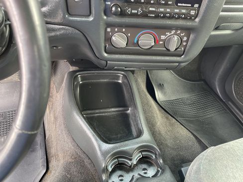 Used 2002 Chevrolet S10 Pickup LS w/ LS Preferred Equipment Group image 7