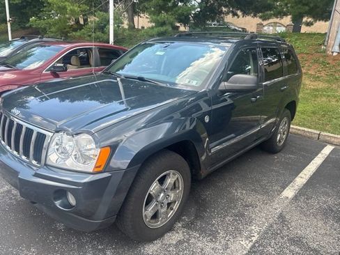 Used 2007 Jeep Grand Cherokee Limited w/ Quadra-Drive II 4X4 Group image 2
