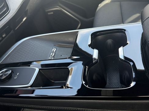 Used 2025 Buick Enclave Preferred image 11