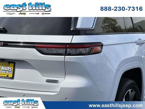 Certified 2022 Jeep Grand Cherokee Overland w/ Adv Protech Group III AWD/4WD image 11