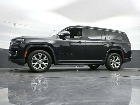Used 2022 Jeep Wagoneer Series II AWD/4WD image 44