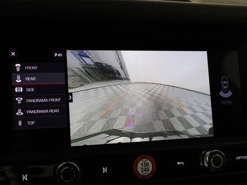 Used 2025 Porsche Macan image 17