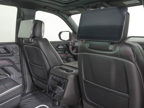 Used 2026 GMC Yukon AT4 Ultimate w/ LPO, Illumination Package AWD/4WD image 12