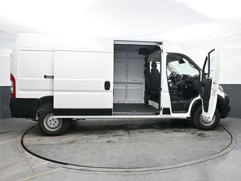 Used 2024 RAM ProMaster 2500 w/ Convenience Group FWD image 49