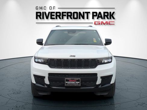 Used 2024 Jeep Grand Cherokee L Laredo AWD/4WD image 8