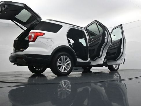 Used 2019 Ford Explorer XLT w/ Equipment Group 201A AWD/4WD image 42