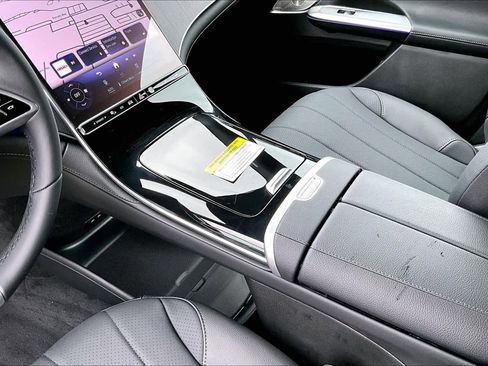 Used 2024 Mercedes-Benz EQE 350+ SUV image 8