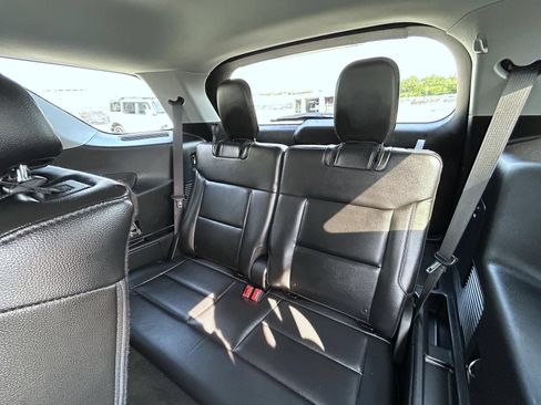 Used 2021 Ford Explorer XLT w/ Equipment Group 202A AWD/4WD image 22