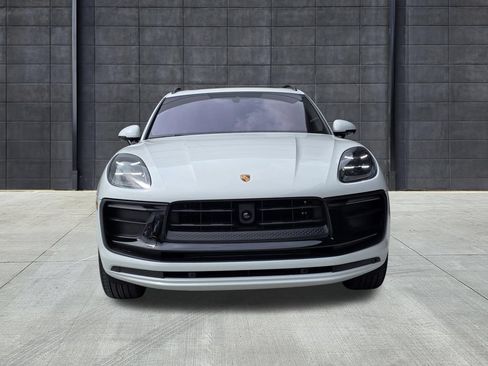 Certified 2025 Porsche Macan AWD/4WD image 9