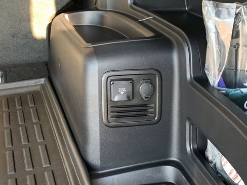 Used 2022 Toyota 4Runner SR5 Premium image 20