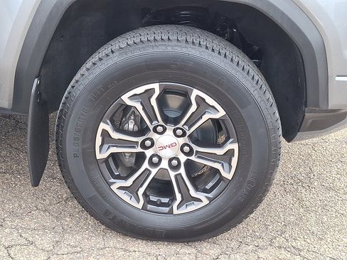 Used 2023 GMC Canyon AT4 image 8