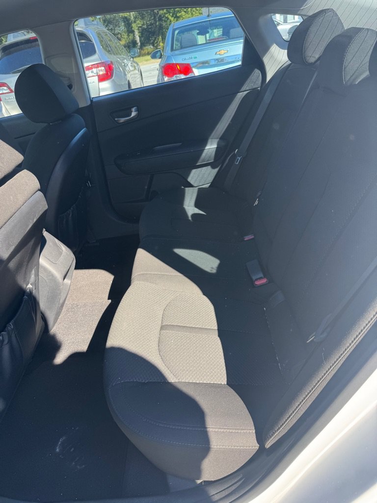 Used 2017 Kia Optima LX FWD image 7