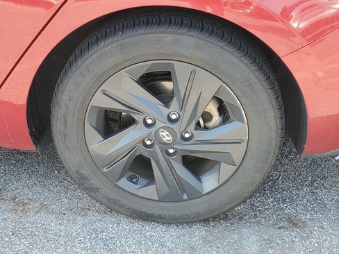 Used 2021 Hyundai Elantra SEL FWD image 6