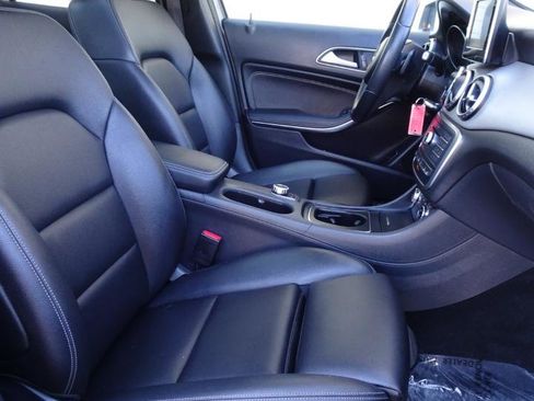 Used 2017 Mercedes-Benz GLA 250 4MATIC image 15