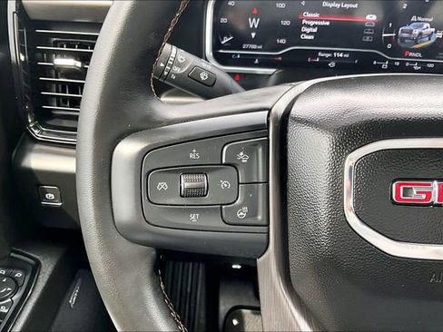 Used 2024 GMC Sierra 2500 AT4 w/ AT4 Preferred Package AWD/4WD image 19