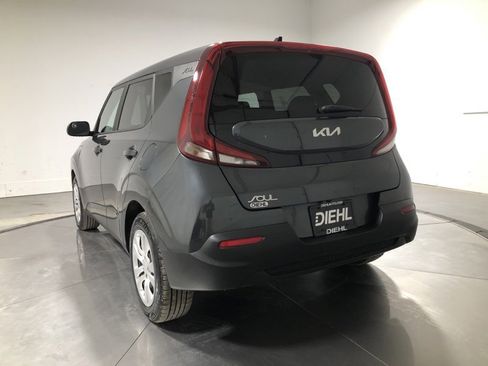 Used 2022 Kia Soul LX image 5