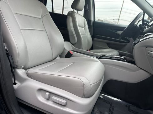 Used 2019 Honda Pilot Touring image 31