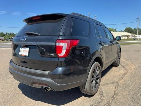 Used 2018 Ford Explorer XLT w/ XLT Appearance Package AWD/4WD image 7
