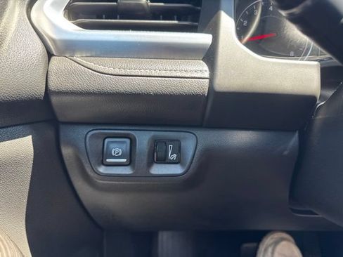 Used 2018 GMC Acadia SLT AWD/4WD image 23
