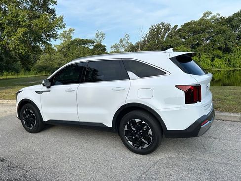 Used 2025 Kia Sorento S FWD image 4