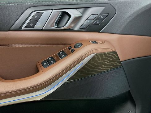 Certified 2022 BMW X5 xDrive45e w/ Executive Package image 18