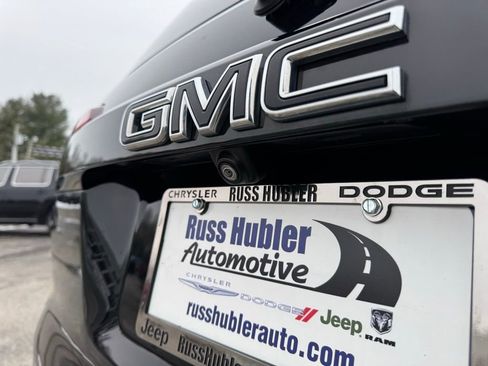 Used 2023 GMC Acadia SLE w/ Driver Convenience Package image 5
