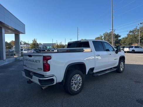 Used 2022 Chevrolet Silverado 2500 High Country w/ Safety Package II image 6