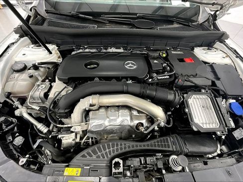 Used 2025 Mercedes-Benz GLB 250 GLB 250 image 12