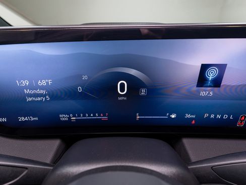 Used 2025 Buick Enclave Preferred image 25