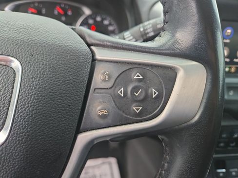 Used 2021 GMC Terrain SLE w/ Driver Convenience Package image 18