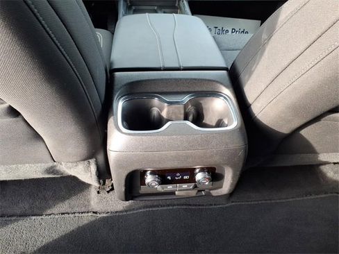 Used 2025 GMC Acadia Elevation image 16