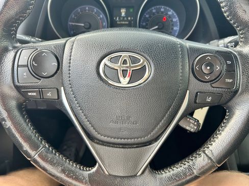 Used 2018 Toyota Corolla iM image 11