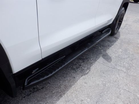 Used 2024 Chevrolet Silverado EV W/T AWD/4WD image 8