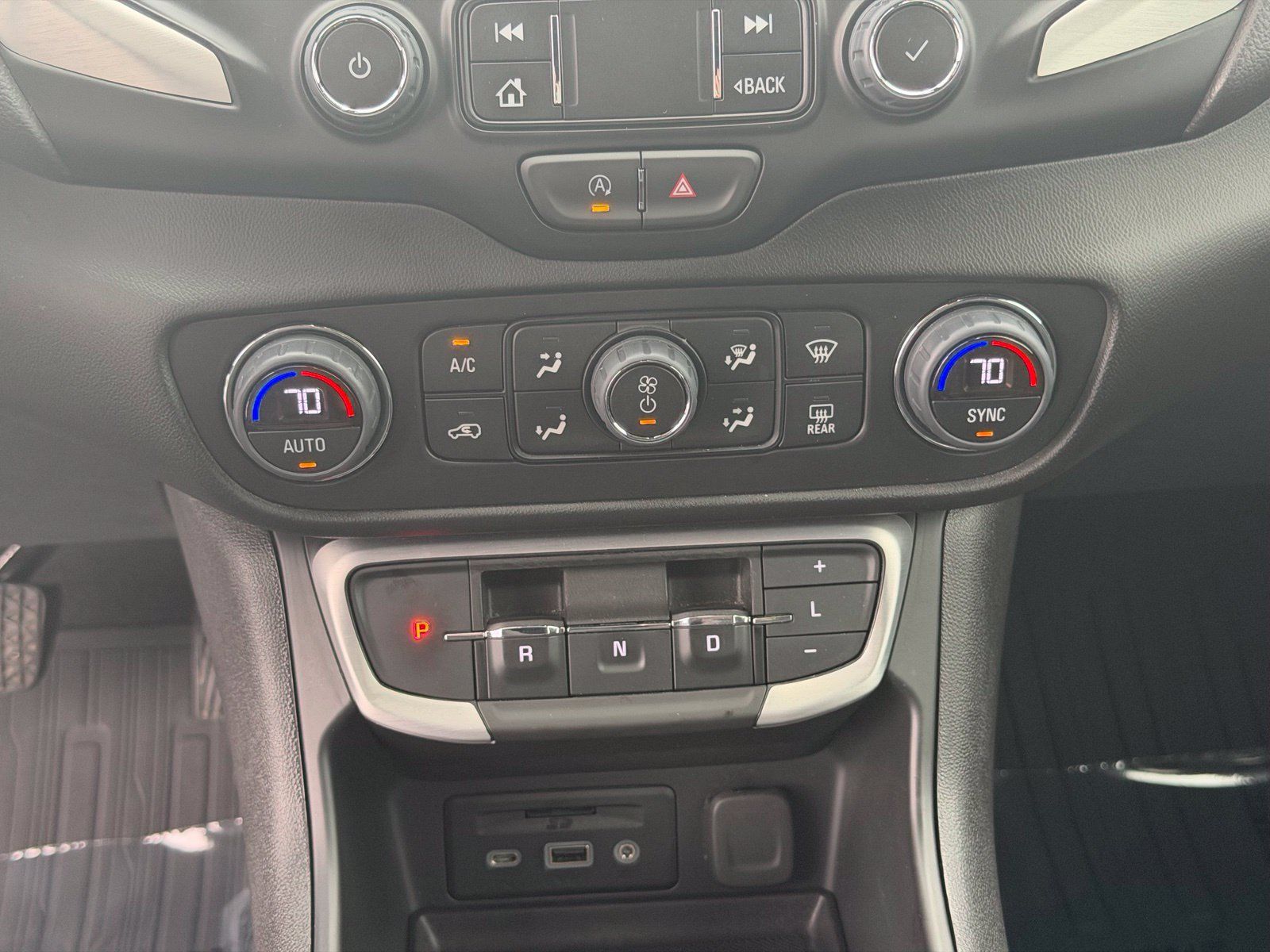 Used 2023 GMC Terrain SLT w/ Infotainment Package II FWD image 23